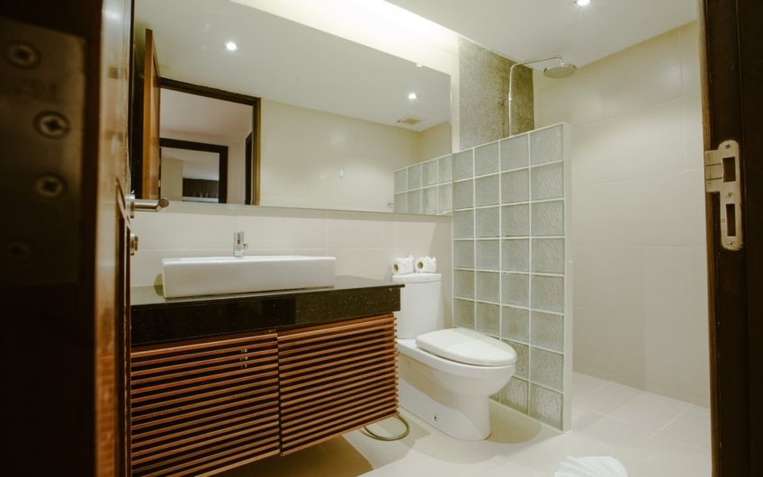 MODERN 3-BEDROOM POOL VILLA OVERLOOKING PATONG