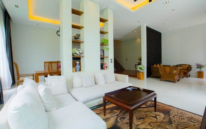 MODERN 3-BEDROOM POOL VILLA OVERLOOKING PATONG