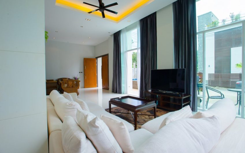 MODERN 3-BEDROOM POOL VILLA OVERLOOKING PATONG