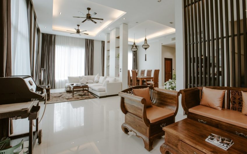 MODERN 3-BEDROOM POOL VILLA OVERLOOKING PATONG