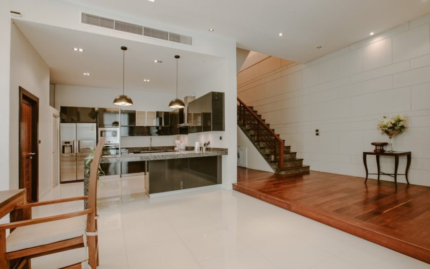 MODERN 3-BEDROOM POOL VILLA OVERLOOKING PATONG